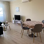 דירה City Apartment *