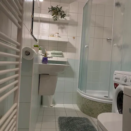 City Apartment פישטני